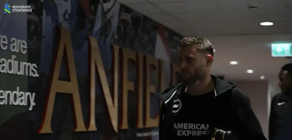 致敬联赛最后一尊大恐龙，他的球员生涯是半部英超历史